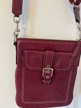 Women's Leather Crossbody Bag in Burgundy